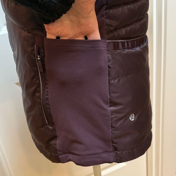 Lululemon Down For A Run Vest II Black Cherry Size 8 EUC - Picture 15 of 17